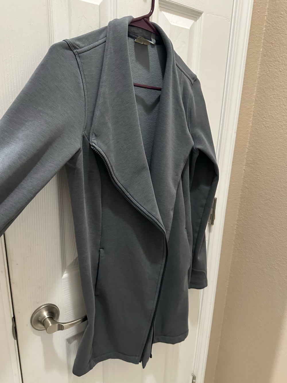Athleta SoftTech Cya Wool Blend
Grey Jacket Size Small - Picture 12 of 13